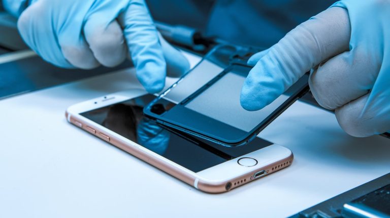 How Can I Tell If I Need iPhone Screen Replacement or Just a Repair in Sheridan?