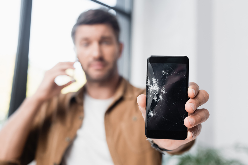 Common Myths About Cracked Screen Repairs Debunked